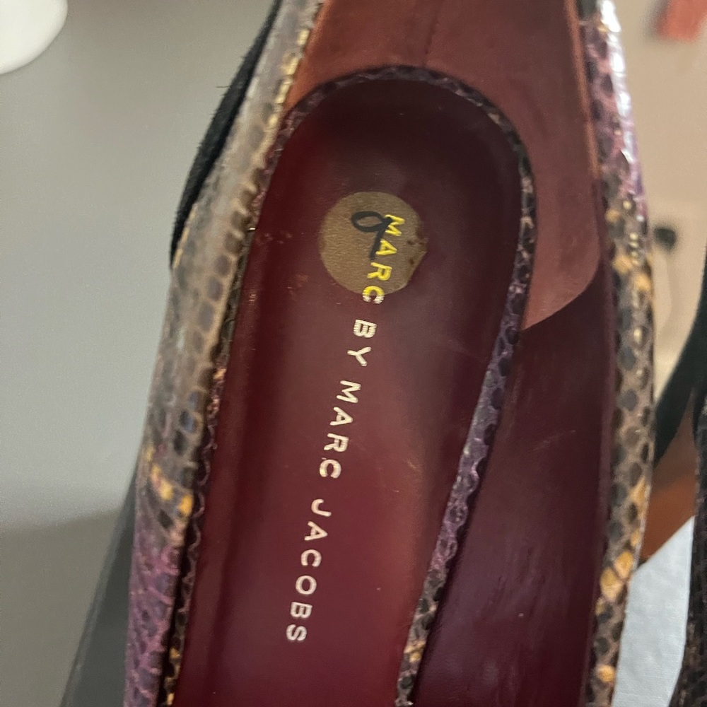 Marc Jacoba snakeskin and suede pumps - Picture 4 of 7
